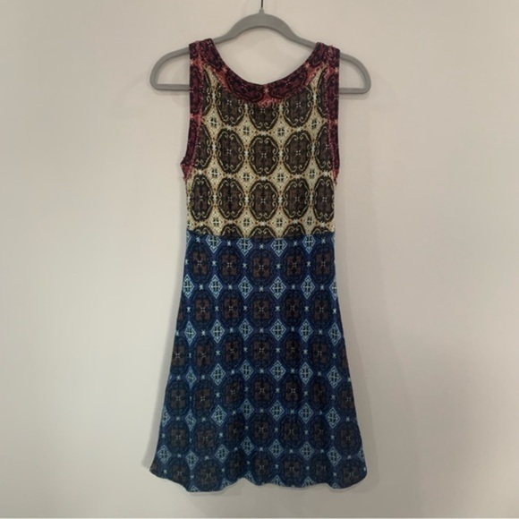✅ Anthropologie Cecilia Prado Dress Medallion Shift in Multicolor Knit - Picture 4 of 4